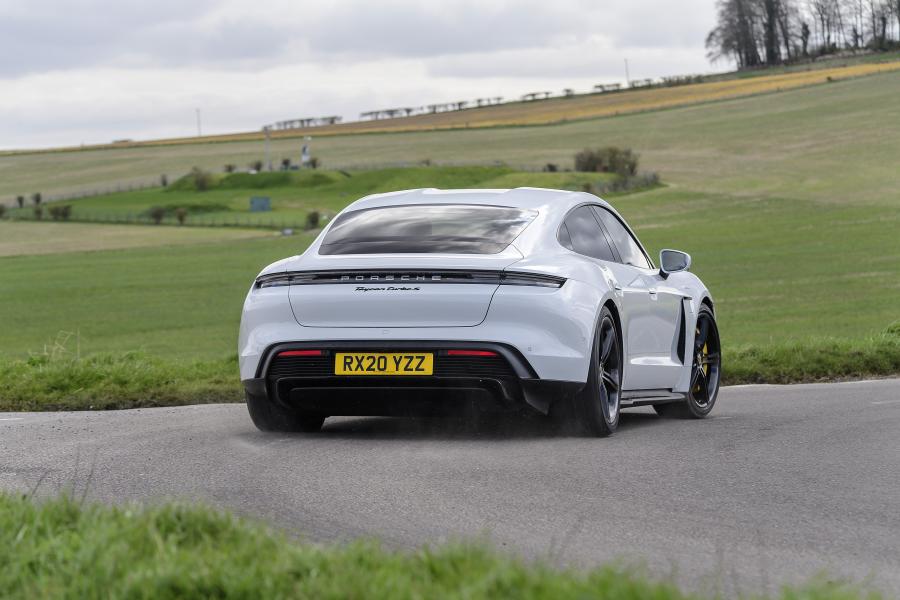 Porsche Taycan Turbo S 2020 года  (UK) (фото 25 из 40)
